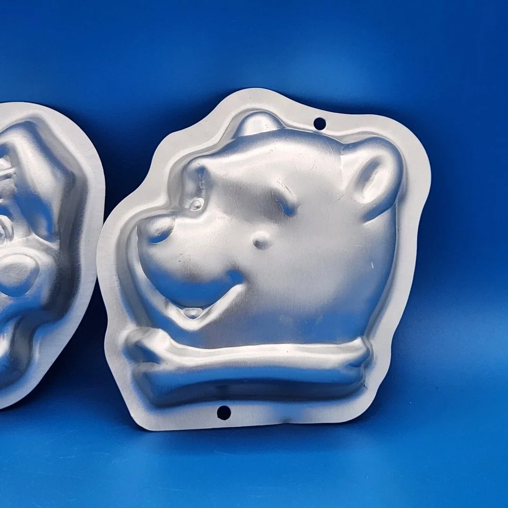 Wilton Set of Small Aluminum Cake Pans Pooh and Dalmation 5